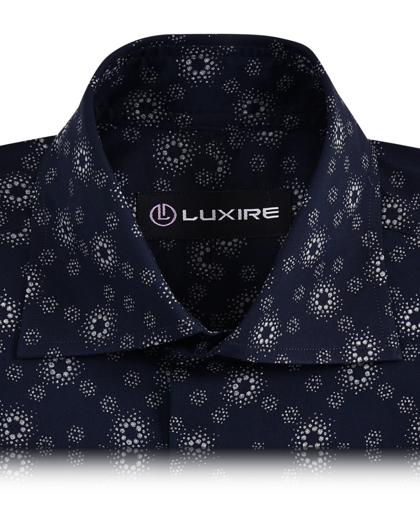 Fiori astratti blu notte: un'esplosione di stile su cotone leggero e seducente.