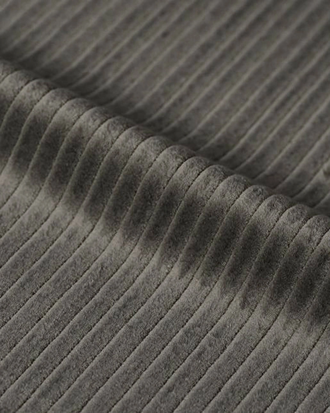 Modrone Grigio Velluto a Coste: Eleganza Intramontabile per il Tuo Stile Italiano